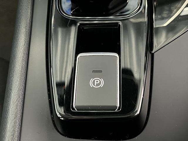 ノート Ｘ　ＦＯＵＲ　４ＷＤ　前方ドラレコ　メモリーナビ　バックカメラ　ＥＴＣ　衝突被害軽減ブレーキ　シートヒーター　クリアランスソナー　レーンアシスト　ステアリングヒーター　オートライト　ＵＳＢ充電　ＡＵＸ　ＵＳＢ　ＢＴ（23枚目）