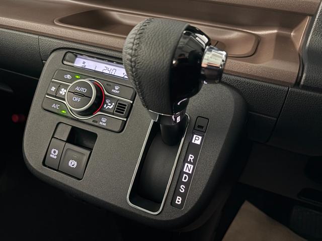 ムーヴキャンバス セオリーＧ　４ＷＤ　届出済未使用車　バックカメラ　衝突被害軽減ブレーキ　シートヒーター　クリアランスソナー　レーンアシスト　ドリンクヒーター　両側電動スライドドア　パワーモード　オートライト　フォグランプ（12枚目）