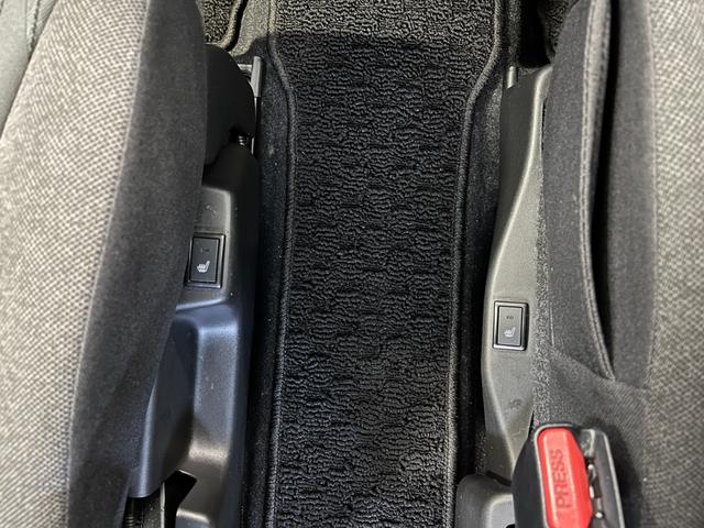 ソリオ ハイブリッドＭＸ　４ＷＤ　衝突被害軽減ブレーキ　左側電動スライドドア　クリアランスソナー　レーンアシスト　シートヒーター　クルコン　ステリモ　オートライト　ＵＳＢ充電　純正１４ＡＷ（13枚目）