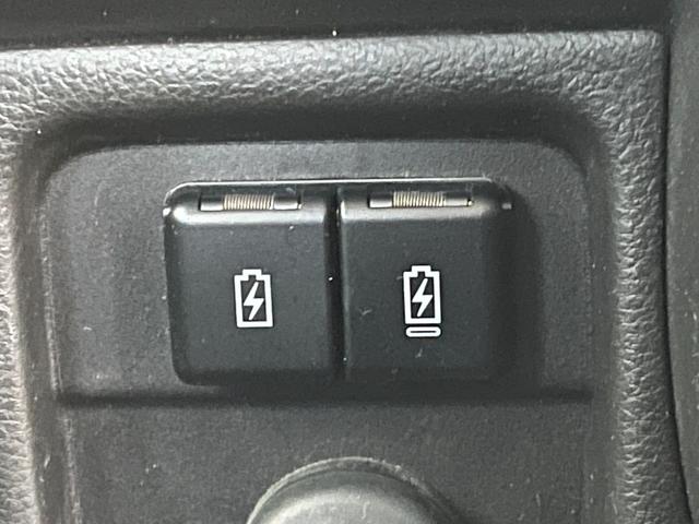 ソリオ ハイブリッドＭＸ　４ＷＤ　衝突被害軽減ブレーキ　左側電動スライドドア　クリアランスソナー　レーンアシスト　シートヒーター　クルコン　ステリモ　オートライト　ＵＳＢ充電　純正１４ＡＷ（17枚目）