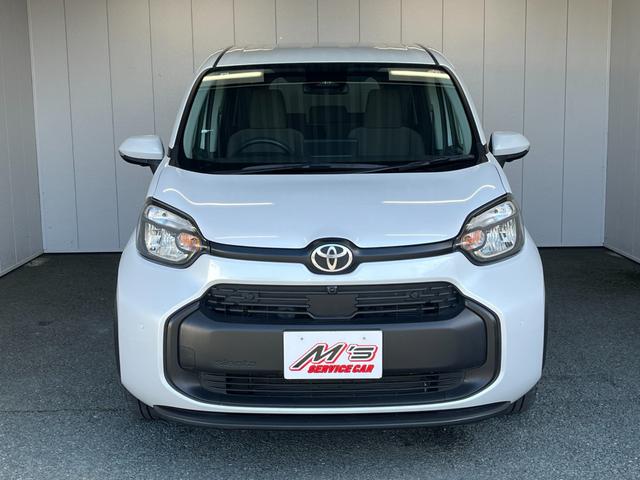 シエンタ ハイブリッドＧ　４ＷＤ　７人乗り　純正８インチディスプレイオーディオ　フルセグＴＶ　全周囲カメラ　ＥＴＣ　衝突被害軽減ブレーキ　クリアランスソナー　レーンアシスト　フロントデアイサー　クルコン　ＵＳＢ　ＢＴ接続（3枚目）