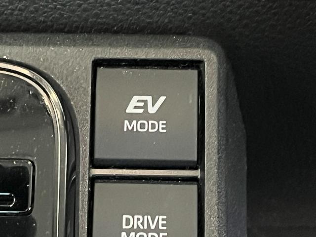 シエンタ ハイブリッドＧ　４ＷＤ　７人乗り　純正８インチディスプレイオーディオ　フルセグＴＶ　全周囲カメラ　ＥＴＣ　衝突被害軽減ブレーキ　クリアランスソナー　レーンアシスト　フロントデアイサー　クルコン　ＵＳＢ　ＢＴ接続（19枚目）