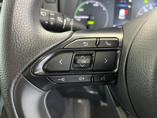 シエンタ ハイブリッドＧ　４ＷＤ　７人乗り　純正８インチディスプレイオーディオ　フルセグＴＶ　全周囲カメラ　ＥＴＣ　衝突被害軽減ブレーキ　クリアランスソナー　レーンアシスト　フロントデアイサー　クルコン　ＵＳＢ　ＢＴ接続（30枚目）