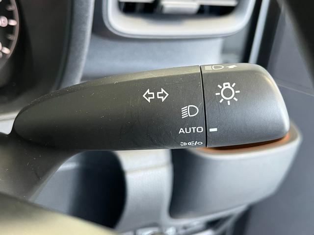 シエンタ ハイブリッドＧ　４ＷＤ　７人乗り　純正８インチディスプレイオーディオ　フルセグＴＶ　全周囲カメラ　ＥＴＣ　衝突被害軽減ブレーキ　クリアランスソナー　レーンアシスト　フロントデアイサー　クルコン　ＵＳＢ　ＢＴ接続（32枚目）