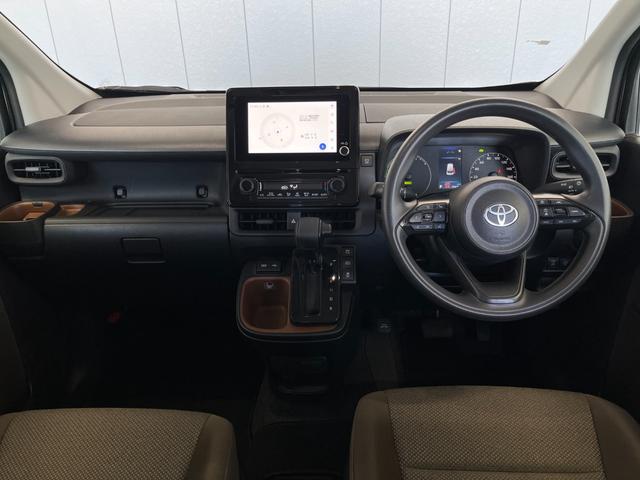 シエンタ ハイブリッドＧ　４ＷＤ　７人乗り　純正８インチディスプレイオーディオ　フルセグＴＶ　全周囲カメラ　ＥＴＣ　衝突被害軽減ブレーキ　クリアランスソナー　レーンアシスト　フロントデアイサー　クルコン　ＵＳＢ　ＢＴ接続（38枚目）