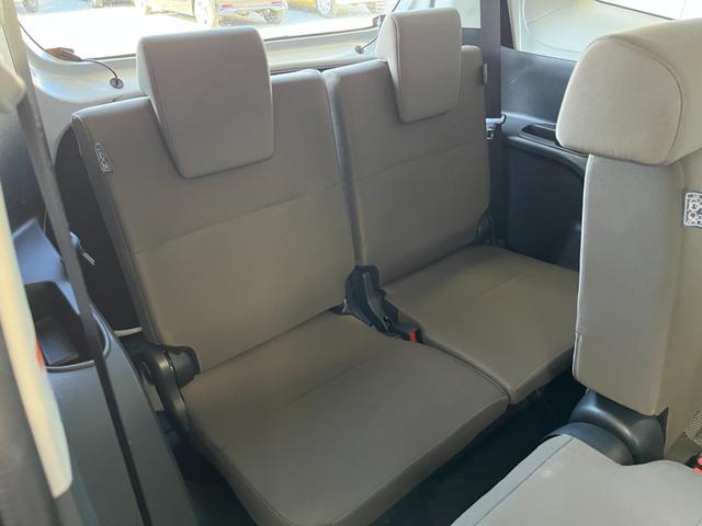 シエンタ ハイブリッドＧ　４ＷＤ　７人乗り　純正８インチディスプレイオーディオ　フルセグＴＶ　全周囲カメラ　ＥＴＣ　衝突被害軽減ブレーキ　クリアランスソナー　レーンアシスト　フロントデアイサー　クルコン　ＵＳＢ　ＢＴ接続（41枚目）