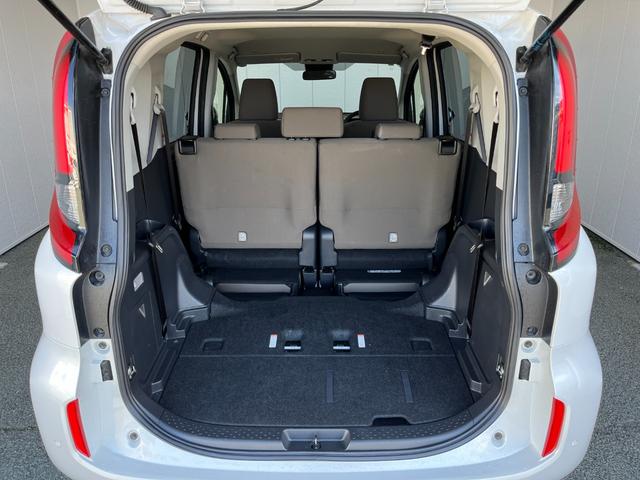 シエンタ ハイブリッドＧ　４ＷＤ　７人乗り　純正８インチディスプレイオーディオ　フルセグＴＶ　全周囲カメラ　ＥＴＣ　衝突被害軽減ブレーキ　クリアランスソナー　レーンアシスト　フロントデアイサー　クルコン　ＵＳＢ　ＢＴ接続（44枚目）