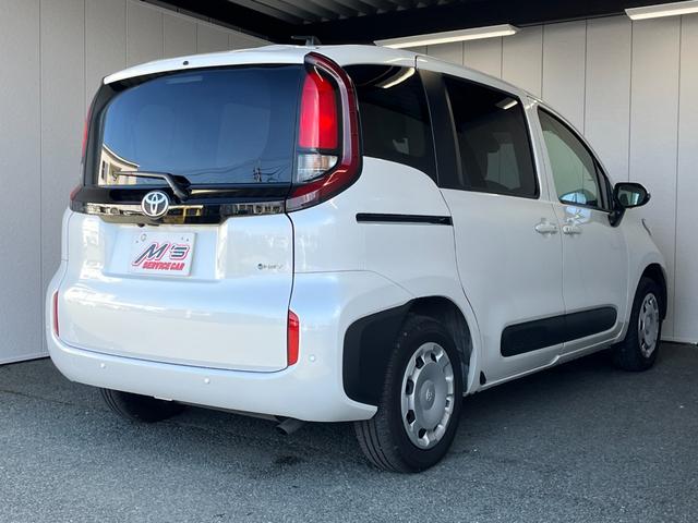 シエンタ ハイブリッドＧ　４ＷＤ　７人乗り　純正８インチディスプレイオーディオ　フルセグＴＶ　全周囲カメラ　ＥＴＣ　衝突被害軽減ブレーキ　クリアランスソナー　レーンアシスト　フロントデアイサー　クルコン　ＵＳＢ　ＢＴ接続（48枚目）