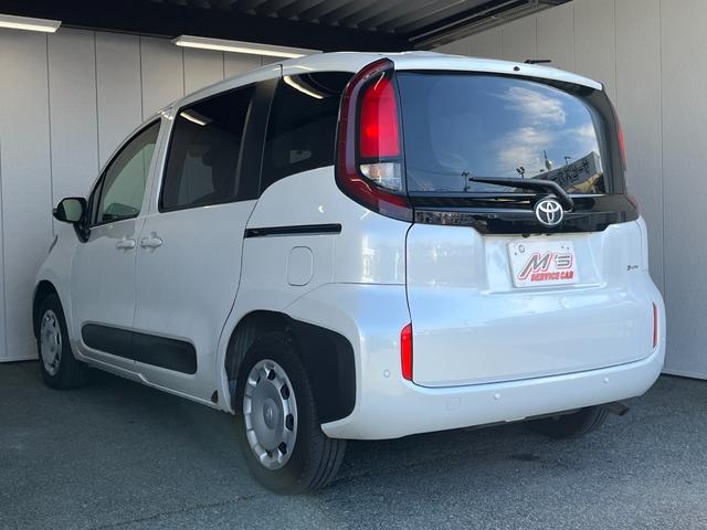 シエンタ ハイブリッドＧ　４ＷＤ　７人乗り　純正８インチディスプレイオーディオ　フルセグＴＶ　全周囲カメラ　ＥＴＣ　衝突被害軽減ブレーキ　クリアランスソナー　レーンアシスト　フロントデアイサー　クルコン　ＵＳＢ　ＢＴ接続（50枚目）