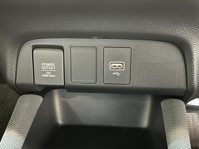 フィット e:HEVクロスター 4WD ETC 純正ナビ バックモニター ワンセグTV クルコン オートライト LEDライト 衝突被害軽減ブレーキ 横滑り防止装置 レーンアシスト フロントデアイサー クリアランスソナー ECON(17枚目)