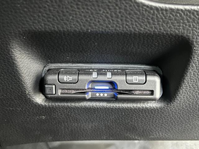 フィット e:HEVクロスター 4WD ETC 純正ナビ バックモニター ワンセグTV クルコン オートライト LEDライト 衝突被害軽減ブレーキ 横滑り防止装置 レーンアシスト フロントデアイサー クリアランスソナー ECON(22枚目)