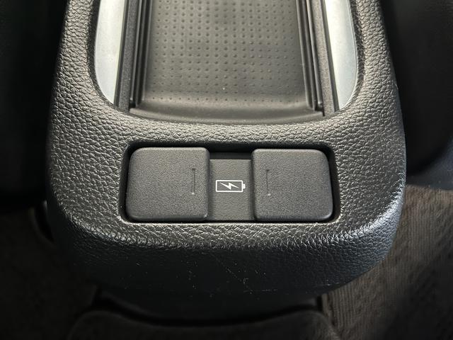 フィット e:HEVクロスター 4WD ETC 純正ナビ バックモニター ワンセグTV クルコン オートライト LEDライト 衝突被害軽減ブレーキ 横滑り防止装置 レーンアシスト フロントデアイサー クリアランスソナー ECON(35枚目)