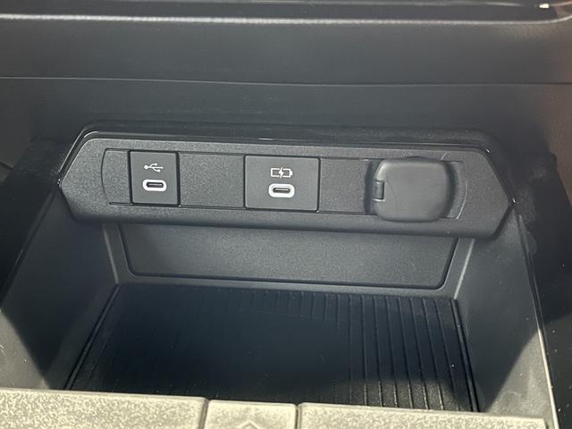 プリウス Z 4WD 前後ドラレコ ETC2 純正ナビ 全周囲モニター モデリスタエアロ 置くだけ充電 クルコン ステアリングヒーター シートヒーター パワーシート クリアランスソナー 100V電源 オートライト(19枚目)