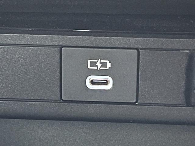 プリウス Z 4WD 前後ドラレコ ETC2 純正ナビ 全周囲モニター モデリスタエアロ 置くだけ充電 クルコン ステアリングヒーター シートヒーター パワーシート クリアランスソナー 100V電源 オートライト(21枚目)