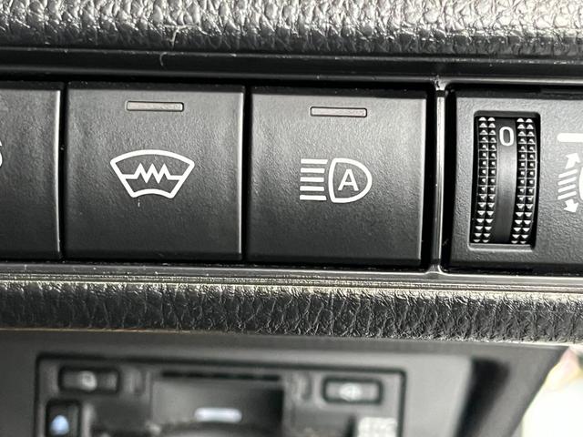 プリウス Z 4WD 前後ドラレコ ETC2 純正ナビ 全周囲モニター モデリスタエアロ 置くだけ充電 クルコン ステアリングヒーター シートヒーター パワーシート クリアランスソナー 100V電源 オートライト(33枚目)