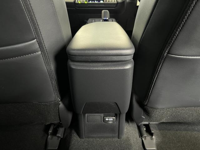 プリウス Z 4WD 前後ドラレコ ETC2 純正ナビ 全周囲モニター モデリスタエアロ 置くだけ充電 クルコン ステアリングヒーター シートヒーター パワーシート クリアランスソナー 100V電源 オートライト(46枚目)