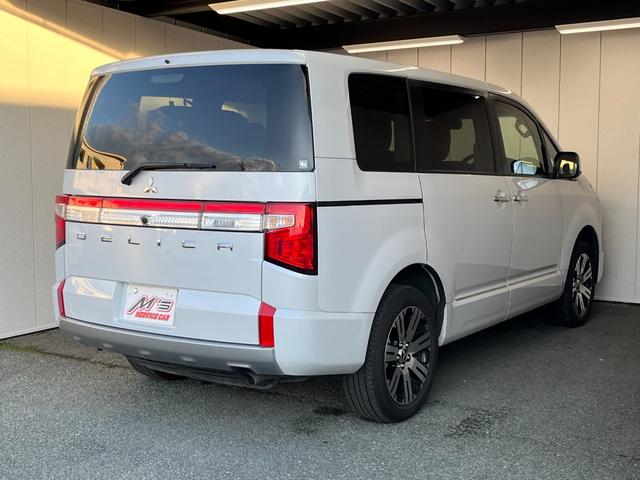 デリカＤ：５ Ｐ　前後ドラレコ　全周囲カメラ　メモリーナビ　両側電動スライドドア　プッシュスタート　衝突被害軽減ブレーキ　レンタアップ　アイドリングストップ　レーンアシスト　ステアリングヒーター　フォグランプ　ＥＴＣ（5枚目）