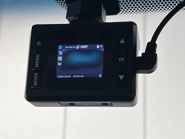 デリカＤ：５ Ｐ　前後ドラレコ　全周囲カメラ　メモリーナビ　両側電動スライドドア　プッシュスタート　衝突被害軽減ブレーキ　レンタアップ　アイドリングストップ　レーンアシスト　ステアリングヒーター　フォグランプ　ＥＴＣ（41枚目）