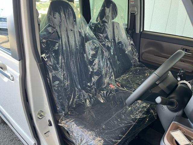 ムーヴキャンバス セオリーＧ　４ＷＤ　届出済未使用車　両側電動スライドドア　全周囲カメラ　オートライト　ＬＥＤライト　クリアランスソナー　ＵＳＢ充電　ドリンクヒーター　衝突被害軽減ブレーキ　シートヒーター　オーディオレス（13枚目）