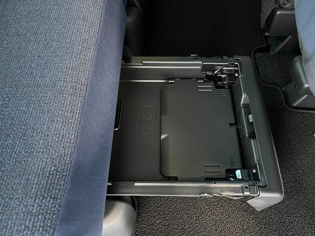 ムーヴキャンバス セオリーＧ　４ＷＤ　届出済未使用車　両側電動スライドドア　全周囲カメラ　オートライト　ＬＥＤライト　クリアランスソナー　ＵＳＢ充電　ドリンクヒーター　衝突被害軽減ブレーキ　シートヒーター　オーディオレス（33枚目）