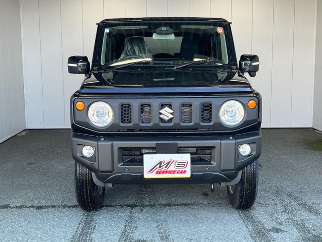 ジムニー ＸＣ　届出済未使用車！４ＷＤ　クリアランスソナー　レーンアシスト　ヘッドライトウォッシャー　衝突被害軽減ブレーキ　ヒルディセントコントロール　オートライト　ＬＥＤライト　シートヒーター（3枚目）