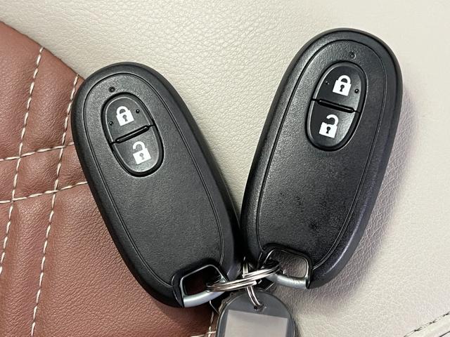 アルトラパンショコラ Ｘ　４ＷＤ　ＣＤデッキ　ＡＵＸ　シートヒーター　オートライト　ＨＩＤライト　アイドリングストップ　プッシュスタート（20枚目）