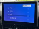 ハイブリッド　Ｚ　４ＷＤ　前方ドラレコ　純正ディスプレイオーディオプラス　全周囲モニター　Ｂｌｕｅｔｏｏｔｈ　フルセグＴＶ　パワーバックドア　オートライト　ＬＥＤライト　置くだけ充電　サンルーフ　後席ＵＳＢ充電（14枚目）