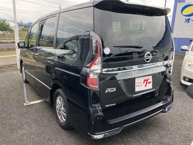 セレナ ハイウェイスターＶ　４ＷＤ　プロパイロット　純正ナビ　フルセグＴＶ　アラウンドビューモニター　エマージェンシーブレーキ　両側パワースライドドア　ＬＥＤヘッドライト　オートライト　ＥＴＣ　アダプティブクルーズコントロール（17枚目）