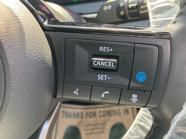 ノート X FOUR 4WD 全周囲カメラ ナビ クリアランスソナー オートクルーズコントロール 衝突被害軽減システム アルミホイール オートマチックハイビーム オートライト スマートキー アイドリングストップ(9枚目)