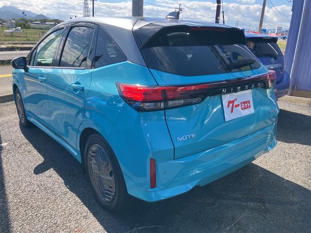ノート X FOUR 4WD 全周囲カメラ ナビ クリアランスソナー オートクルーズコントロール 衝突被害軽減システム アルミホイール オートマチックハイビーム オートライト スマートキー アイドリングストップ(17枚目)