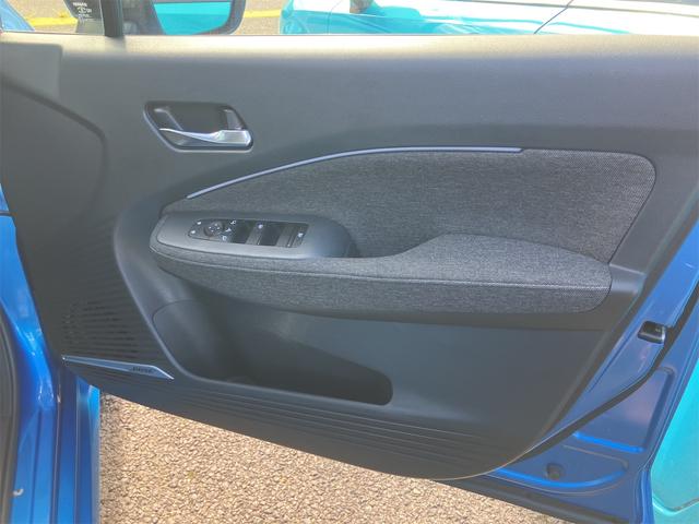 オーラ Ｇ　ＦＯＵＲ　４ＷＤ　全周囲カメラ　ナビ　ＴＶ　クリアランスソナー　衝突被害軽減システム　アルミホイール　オートマチックハイビーム　オートライト　ＬＥＤヘッドランプ　スマートキー　アイドリングストップ（25枚目）