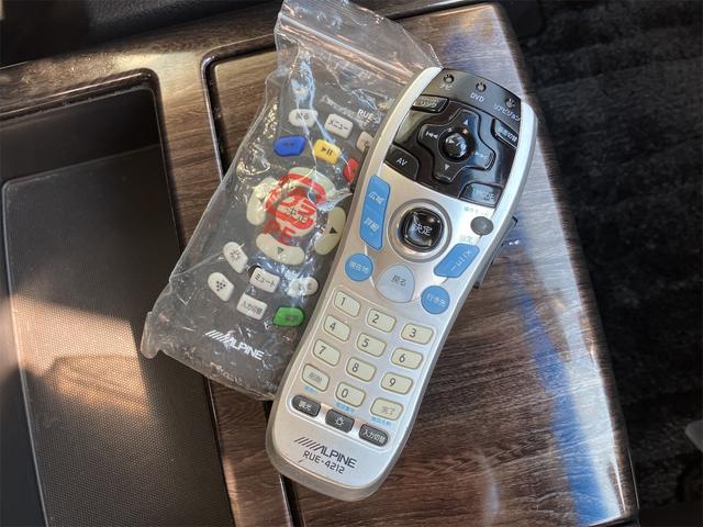 エルグランド ３５０ハイウェイスター　４ＷＤ　ＥＴＣ　バックカメラ　ナビ　ＴＶ　両側電動スライドドア　オートライト　ＨＩＤ　電動リアゲート　スマートキー　電動格納ミラー　後席モニター　３列シート　オットマン　ＣＶＴ　アルミホイール　ＣＤ（46枚目）