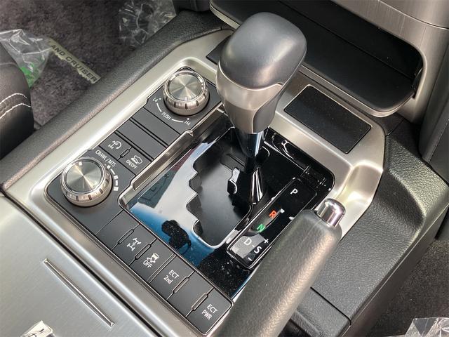 ランドクルーザー AX 4WD ドライブレコーダー ETC バックカメラ ワンオーナー車 オートクルーズコントロール 黒革調シートカバー 9インチナビ&フルセグTV オートマチックハイビーム オートライト LEDヘッドランプ(4枚目)