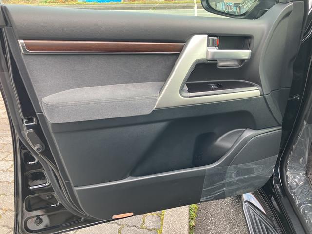 ランドクルーザー AX 4WD ドライブレコーダー ETC バックカメラ ワンオーナー車 オートクルーズコントロール 黒革調シートカバー 9インチナビ&フルセグTV オートマチックハイビーム オートライト LEDヘッドランプ(69枚目)