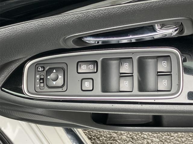 アウトランダーPHEV Gプラスパッケージ 4WD 全周囲カメラ クリアランスソナー オートクルーズコントロール レーンアシスト パワーシート 衝突被害軽減システム TV オートマチックハイビーム オートライト LEDヘッドランプ(11枚目)