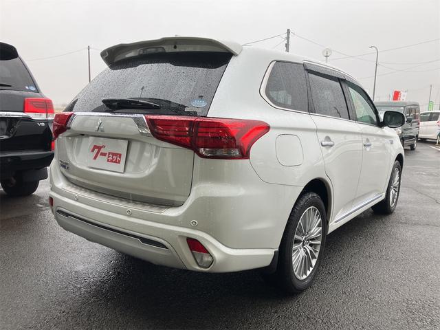 アウトランダーPHEV Gプラスパッケージ 4WD 全周囲カメラ クリアランスソナー オートクルーズコントロール レーンアシスト パワーシート 衝突被害軽減システム TV オートマチックハイビーム オートライト LEDヘッドランプ(18枚目)