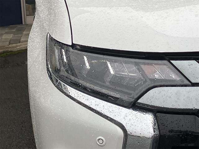 アウトランダーPHEV Gプラスパッケージ 4WD 全周囲カメラ クリアランスソナー オートクルーズコントロール レーンアシスト パワーシート 衝突被害軽減システム TV オートマチックハイビーム オートライト LEDヘッドランプ(21枚目)