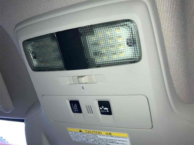 �y���[���A�V�X�g�z���s���ɃJ�����ŎԐ���F�����A�Ԑ�����E�������ȂƂ��Ɍx��𔭂�����A����ɐi��ŃX�e�A�����O�␳���s�����肷��@�\�B