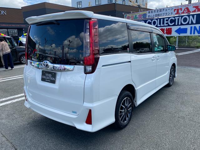 ノア Ｓｉ　４ＷＤ　純正９型ＳＤナビ　フルセグ　ＤＶＤ　Ｂｌｕｅｔｏｏｔｈ　バックカメラ　両側パワースライドドア　スマートキー　ＬＥＤライト　ＥＴＣ　アイドリングストップ（6枚目）