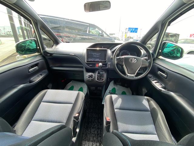 ノア Ｓｉ　４ＷＤ　純正９型ＳＤナビ　フルセグ　ＤＶＤ　Ｂｌｕｅｔｏｏｔｈ　バックカメラ　両側パワースライドドア　スマートキー　ＬＥＤライト　ＥＴＣ　アイドリングストップ（9枚目）
