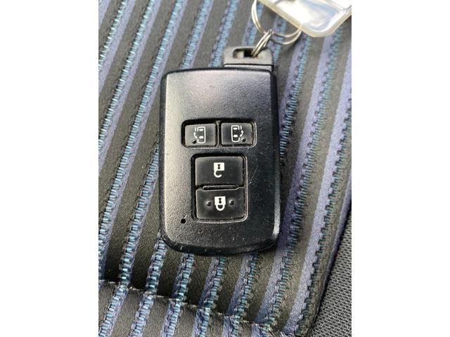 ノア Ｓｉ　４ＷＤ　純正９型ＳＤナビ　フルセグ　ＤＶＤ　Ｂｌｕｅｔｏｏｔｈ　バックカメラ　両側パワースライドドア　スマートキー　ＬＥＤライト　ＥＴＣ　アイドリングストップ（35枚目）