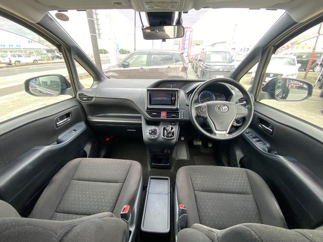 ノア ハイブリッドＧ　純正ＳＤナビ　フルセグ　ＤＶＤ　Ｂｌｕｅｔｏｏｔｈ　バックカメラ　セーフティーセンス　左パワースライドドア　シートヒーター　ＬＥＤライト　スマートキー　ＥＴＣ　ドラレコ（10枚目）