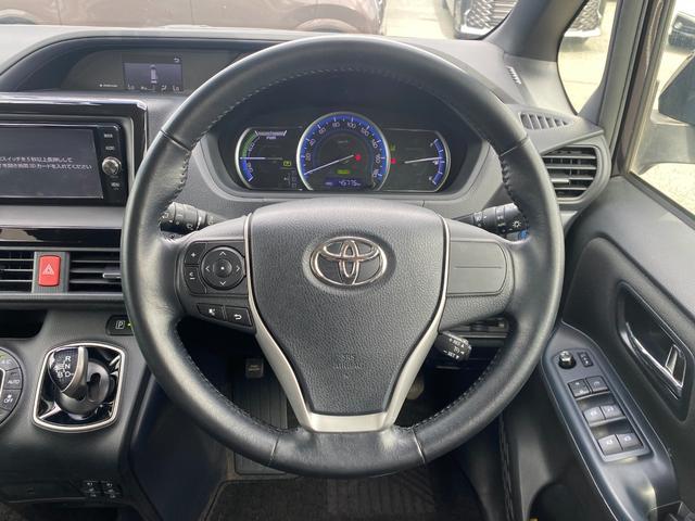 ノア ハイブリッドＧ　純正ＳＤナビ　フルセグ　ＤＶＤ　Ｂｌｕｅｔｏｏｔｈ　バックカメラ　セーフティーセンス　左パワースライドドア　シートヒーター　ＬＥＤライト　スマートキー　ＥＴＣ　ドラレコ（11枚目）