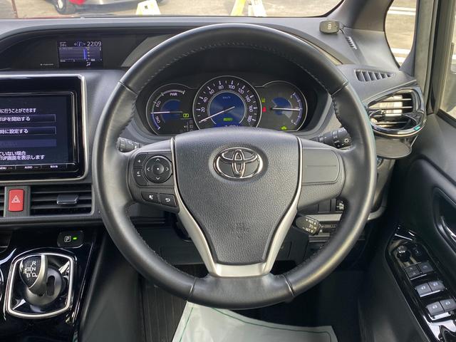 ノア ハイブリッドＧ　純正９型ＳＤナビ　フルセグ　ＤＶＤ　Ｂｌｕｅｔｏｏｔｈ　バックカメラ　セーフティーセンス　両側パワースライドドア　シートヒーター　ＬＥＤライト　スマートキー　ＥＴＣ２．０　ドラレコ（11枚目）