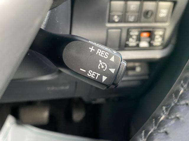 ノア ハイブリッドＧ　純正９型ＳＤナビ　フルセグ　ＤＶＤ　Ｂｌｕｅｔｏｏｔｈ　バックカメラ　セーフティーセンス　両側パワースライドドア　シートヒーター　ＬＥＤライト　スマートキー　ＥＴＣ２．０　ドラレコ（13枚目）