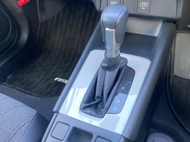 フィット ｅ：ＨＥＶホーム　純正９型メモリーナビ　フルセグ　ＤＶＤ　Ｂｌｕｅｔｏｏｔｈ　バックカメラ　ホンダセンシング　パーキングセンサー　ワイパーデアイサー　ＬＥＤライト　前後ドラレコ　ＥＴＣ（18枚目）
