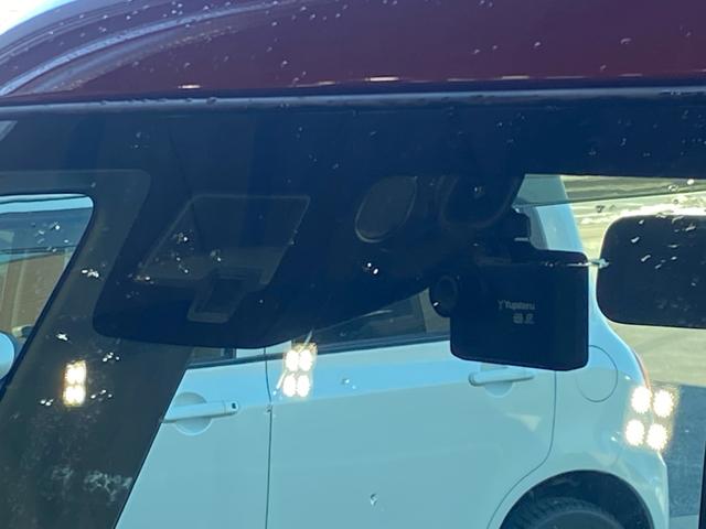 スペーシアカスタム ハイブリッドＧＳ　４ＷＤ　社外メモリーナビ　ワンセグ　ＣＤ　レーダーブレーキ　パーキングセンサー　左パワースライドドア　シートヒーター　ＬＥＤライト　スマートキー　ＥＴＣ　ドラレコ　ワンオーナー（9枚目）