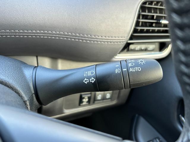 セレナ ハイウェイスターＶ　４ＷＤ　純正ＳＤナビ　フルセグ　ＤＶＤ　Ｂｌｕｅｔｏｏｔｈ　アラウンドビューモニター　エマージェンシーブレーキ　プロパイロット　両側パワースライドドア　ＬＥＤライト　インテリキー　ワンオーナー（13枚目）