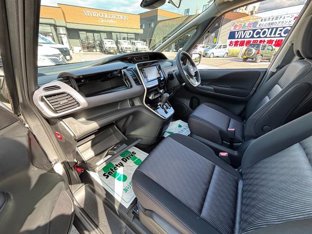 セレナ ハイウェイスターＶ　４ＷＤ　純正ＳＤナビ　フルセグ　ＤＶＤ　Ｂｌｕｅｔｏｏｔｈ　アラウンドビューモニター　エマージェンシーブレーキ　プロパイロット　両側パワースライドドア　ＬＥＤライト　インテリキー　ワンオーナー（25枚目）