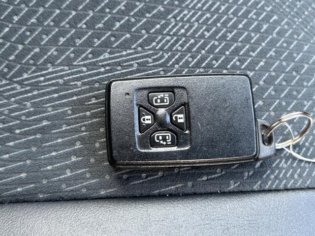エスティマ アエラス　プレミアムエディション　４ＷＤ　純正ＳＤナビ　フルセグ　ＤＶＤ　Ｂｌｕｅｔｏｏｔｈ　両側パワースライドドア　キセノンライト　スマートキー　ＥＴＣ（33枚目）